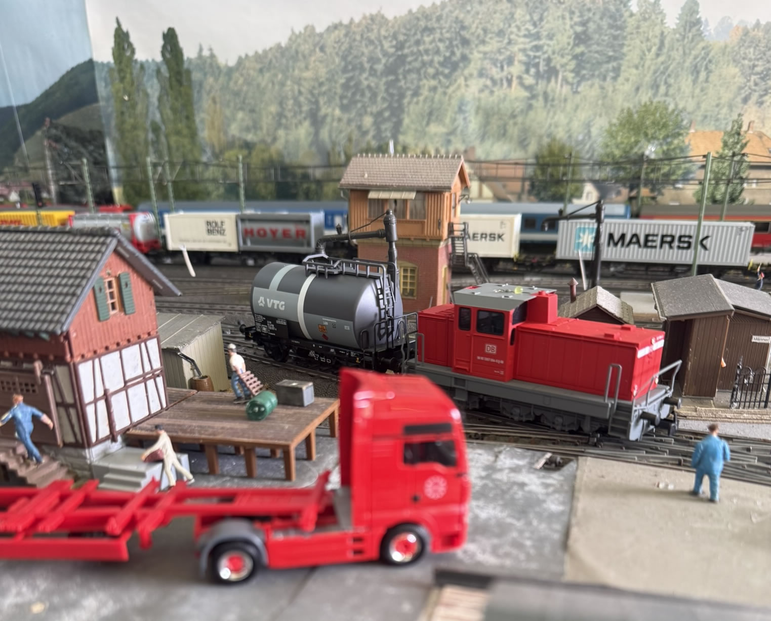 29469 modern freight set